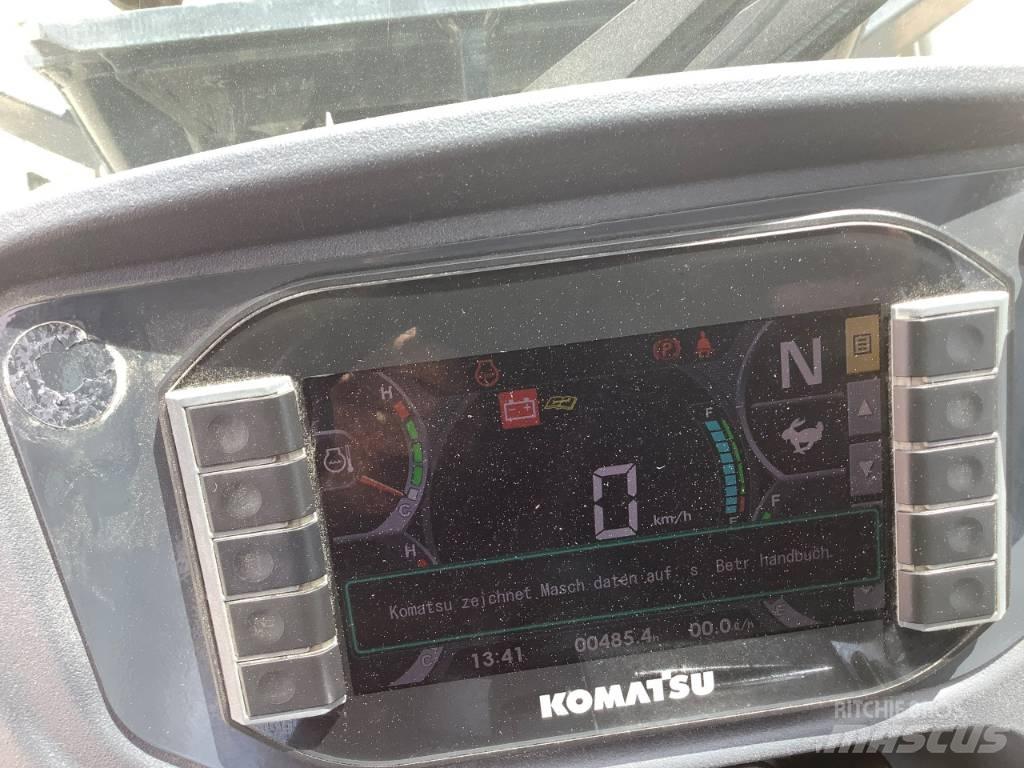 Komatsu WA100M-8 Kolesni nakladalci
