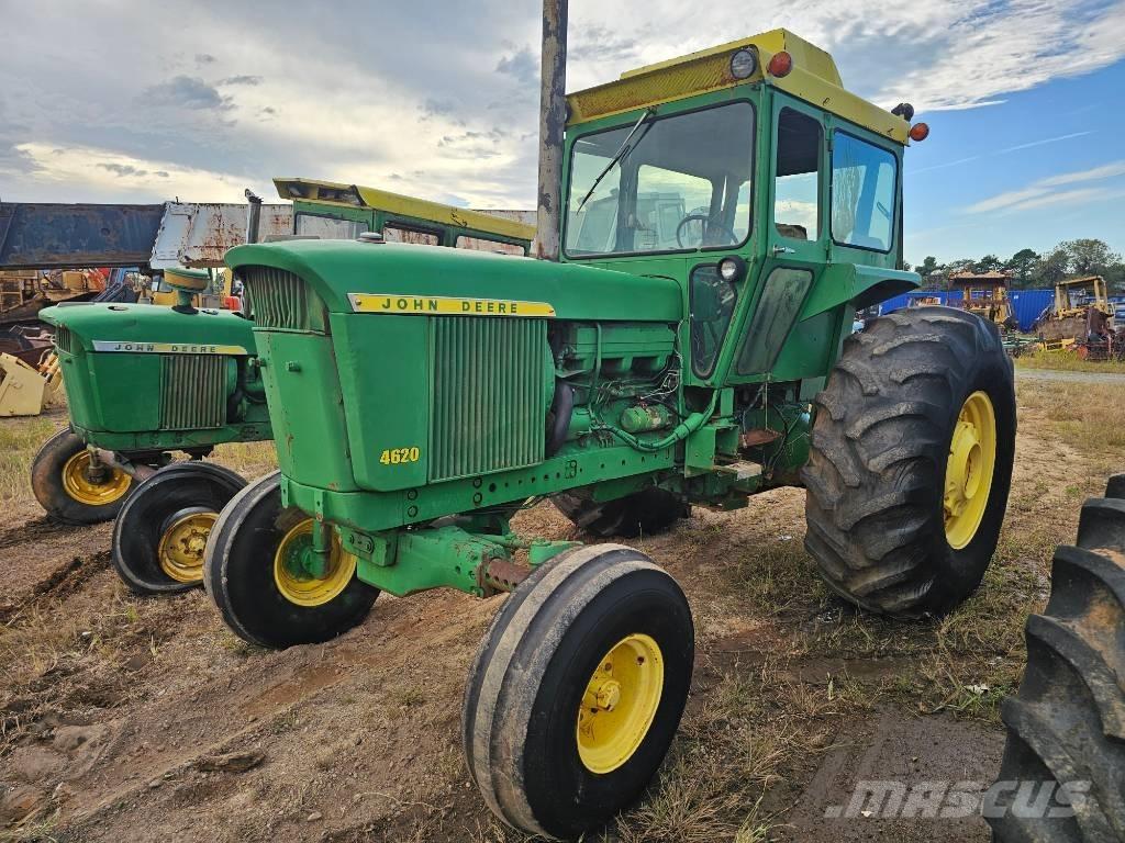 John Deere 4620 Traktorji