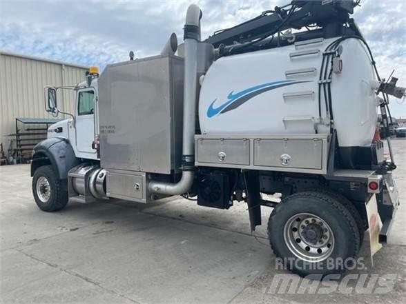 Peterbilt 348 Vakuumski tovornjaki