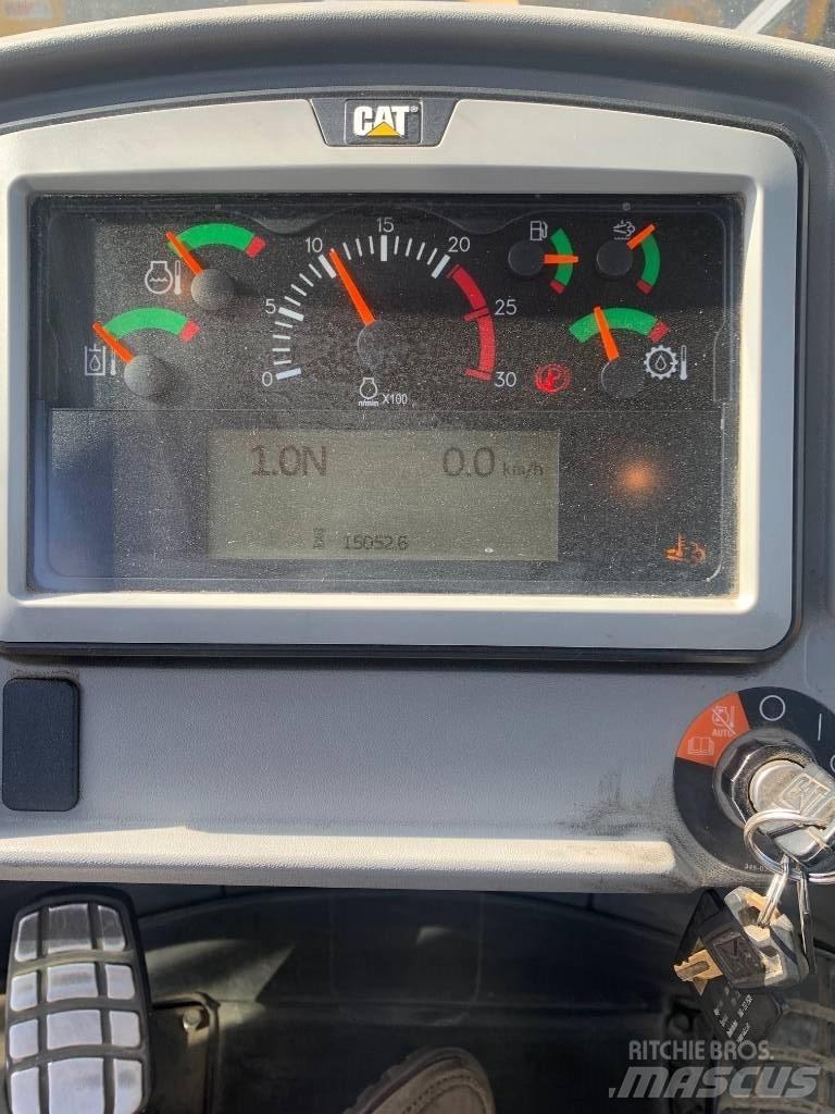 CAT 972 Mxe Kolesni nakladalci