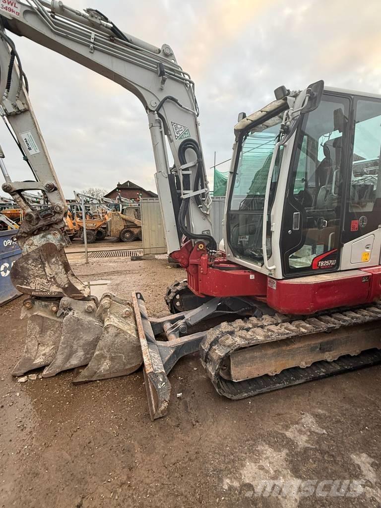 Takeuchi TB 257 FR Mini bagri <7t