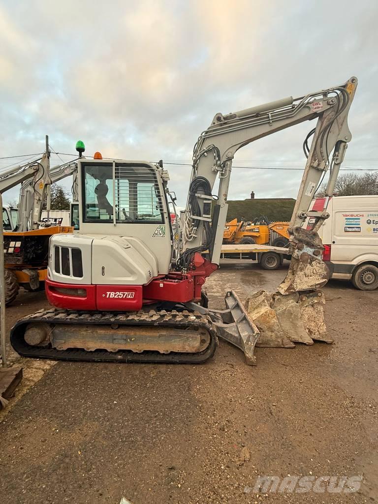 Takeuchi TB 257 FR Mini bagri <7t
