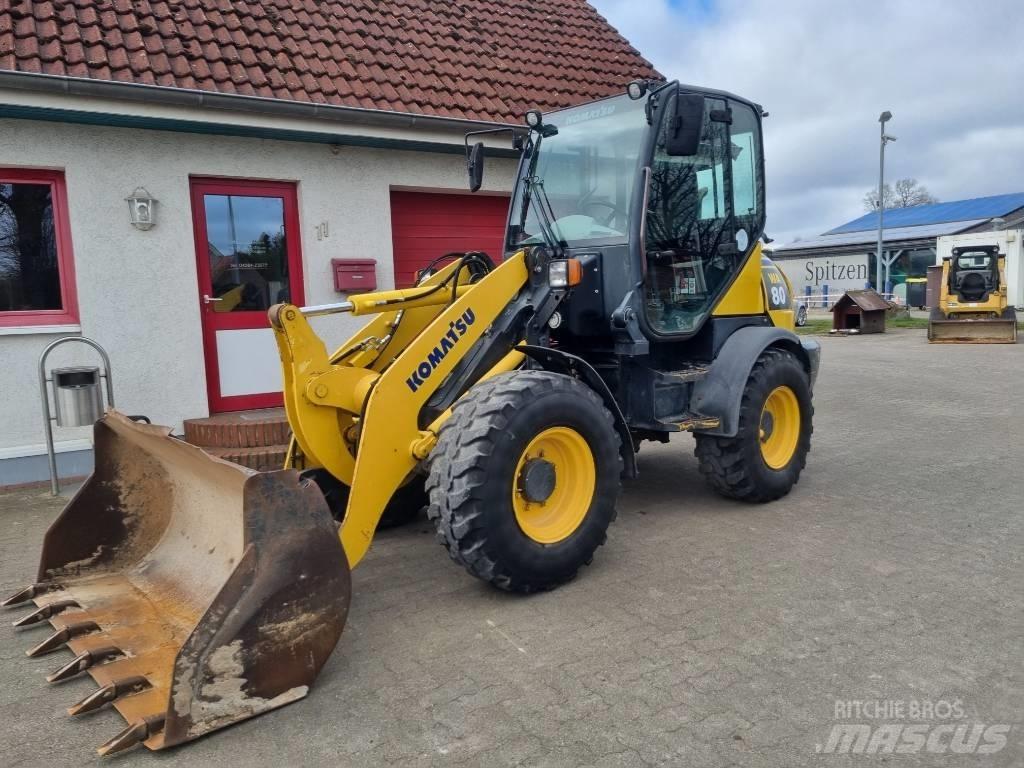Komatsu WA 80-5 Kolesni nakladalci
