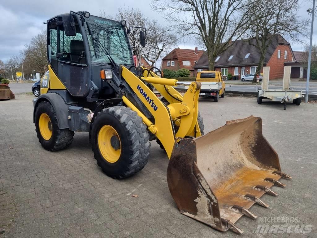 Komatsu WA 80-5 Kolesni nakladalci
