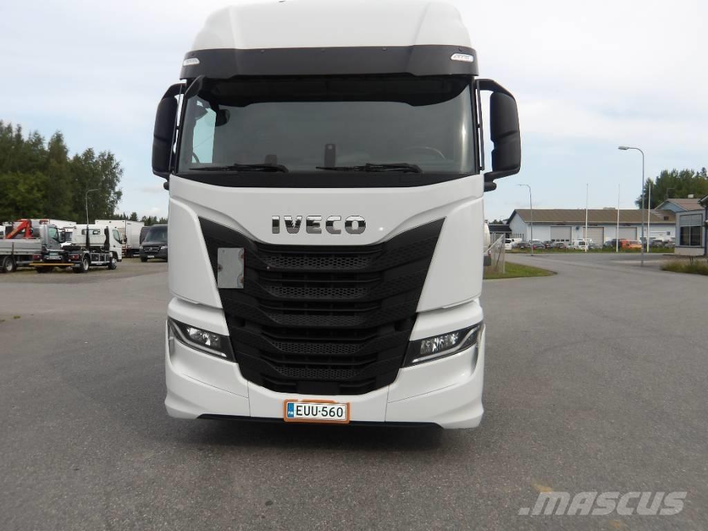 Iveco AS 440 STX Vlačilci
