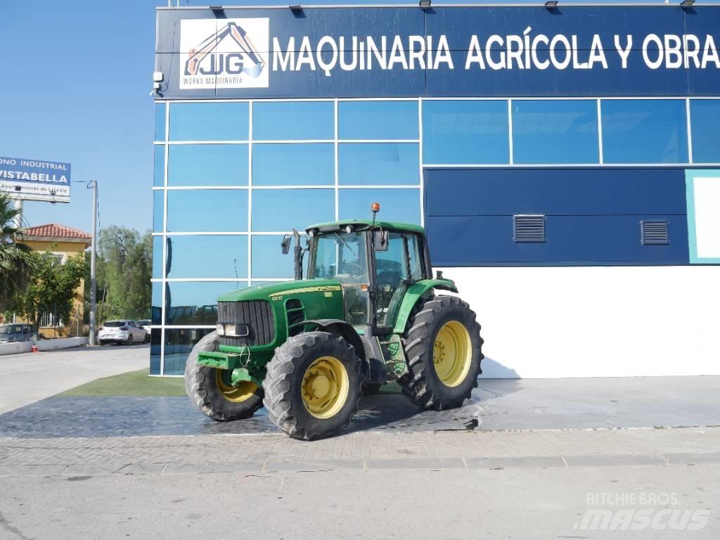 John Deere 6930 Traktorji