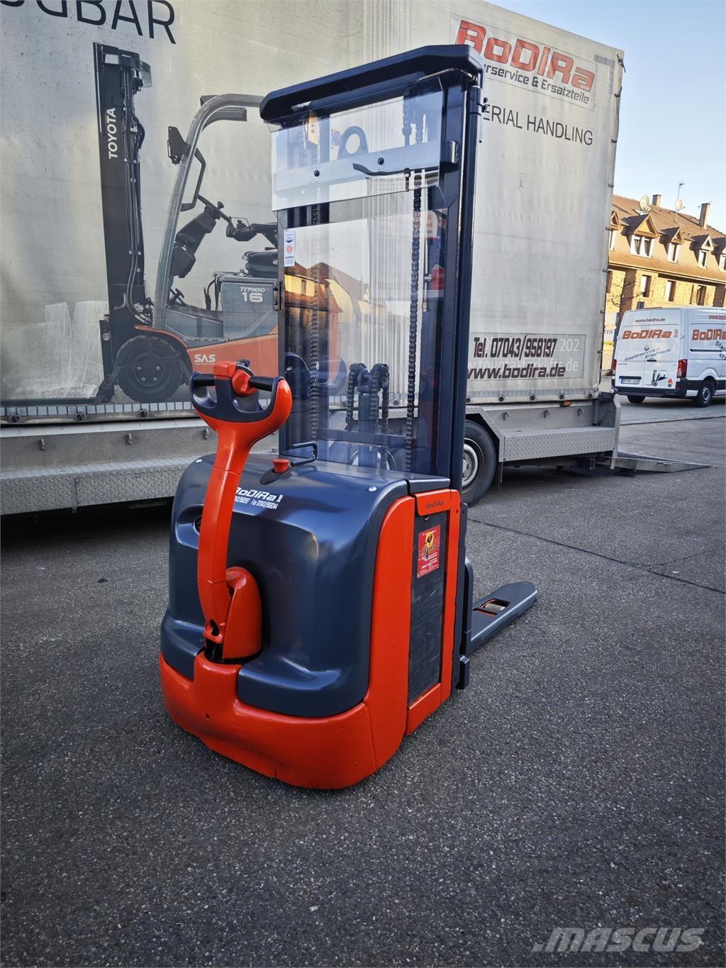 Linde L14 Samopogonski ročni viličarji