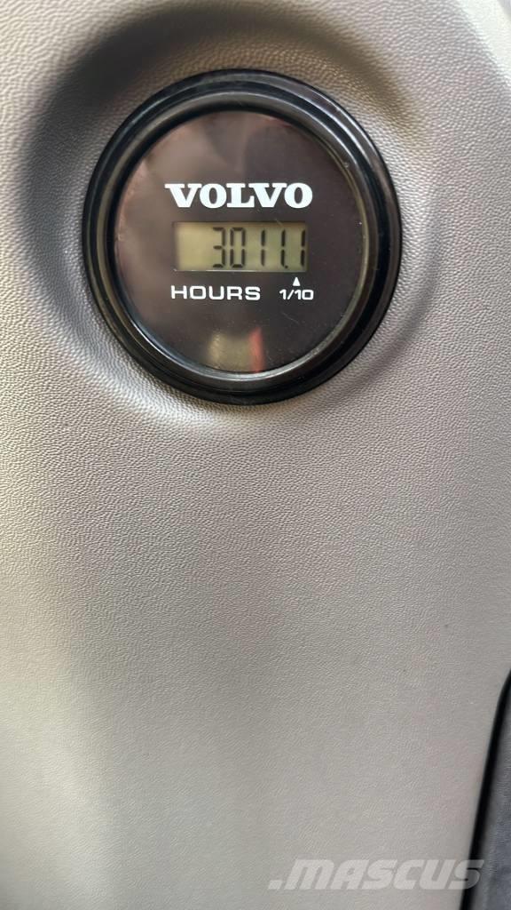Volvo EWR 150 E Bagri na kolesih