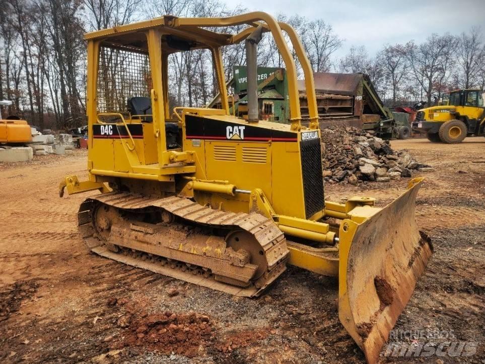 CAT D 4 C Buldožerji goseničarji