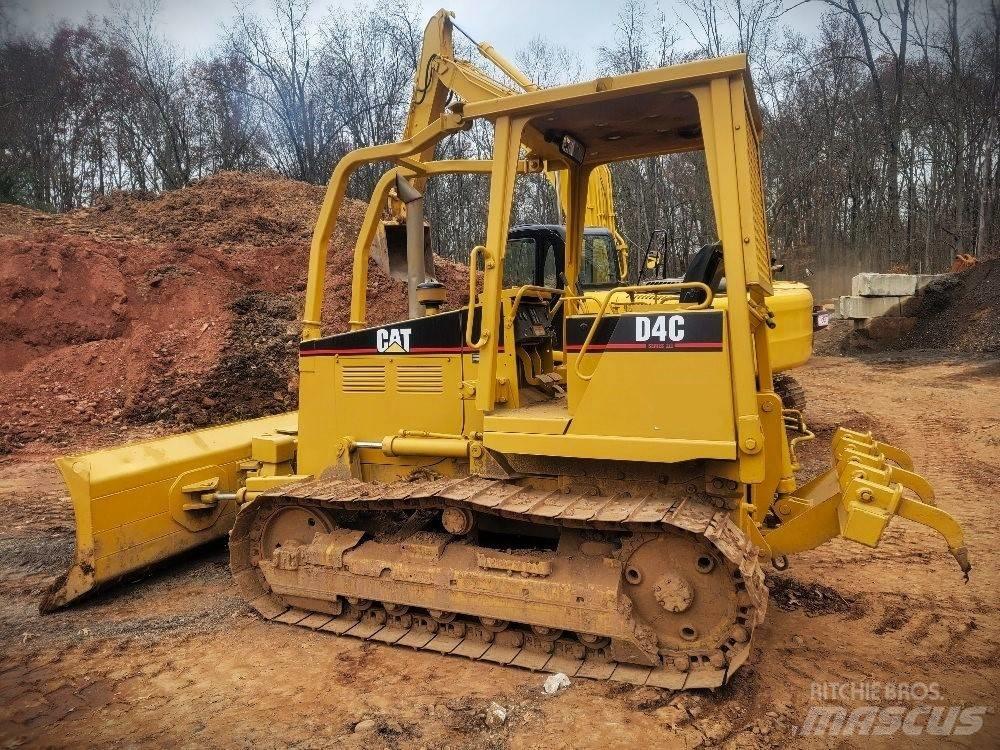 CAT D 4 C Buldožerji goseničarji