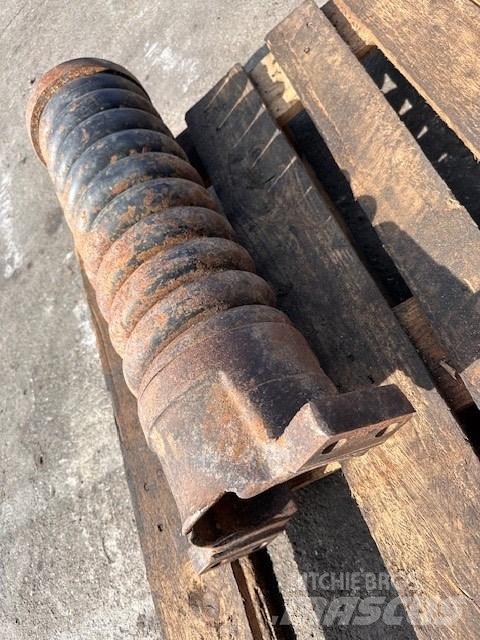 CAT 325 C NAPINACZ Gosenice