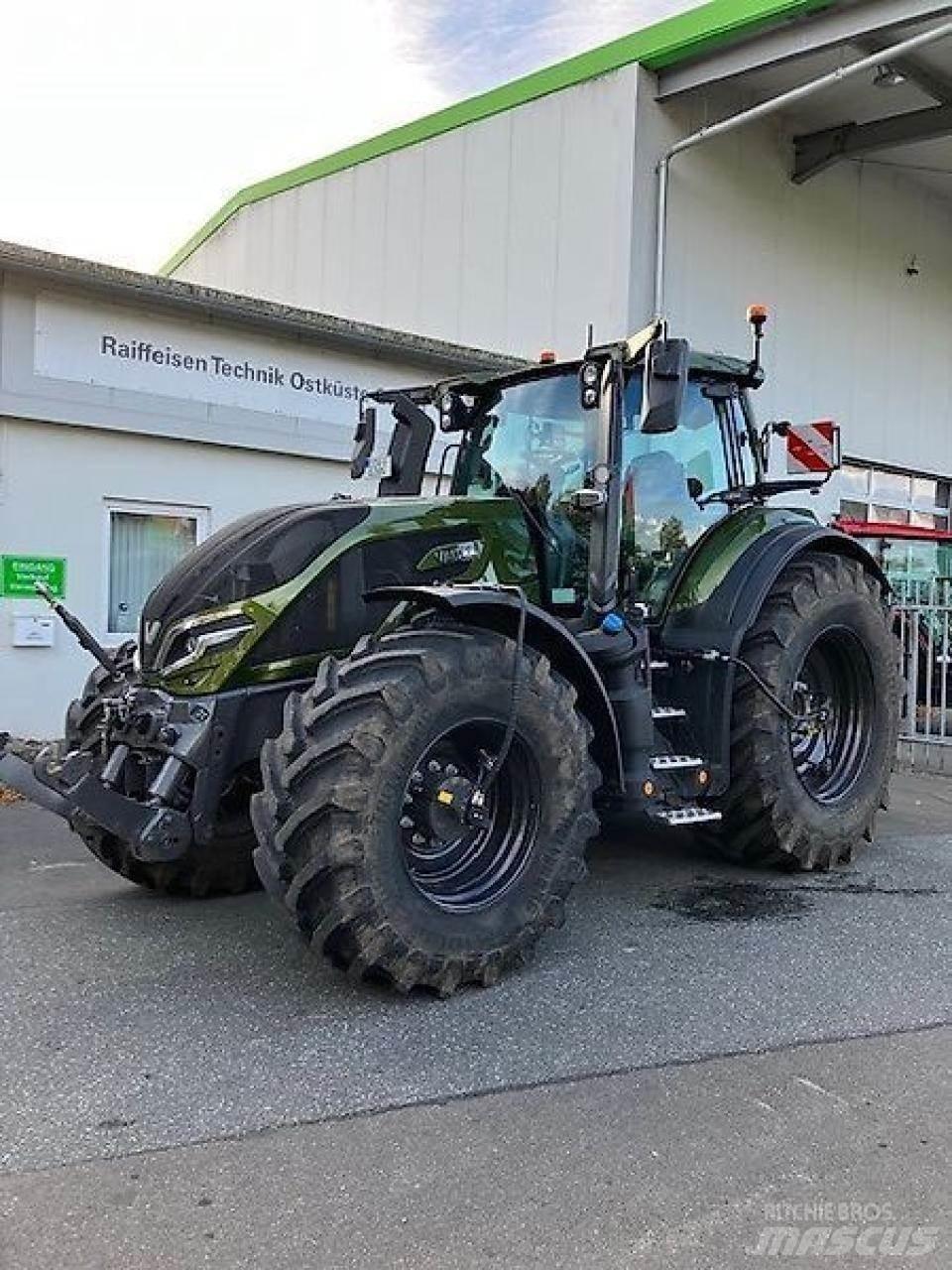 Valtra q285 Traktorji