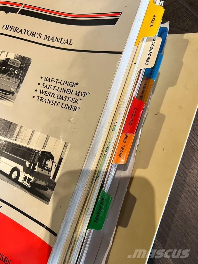 Thomas K880 Šolski avtobusi