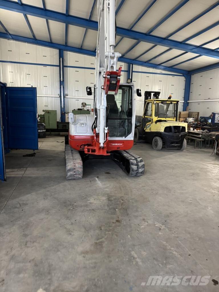 Takeuchi TB260 Mini bagri <7t