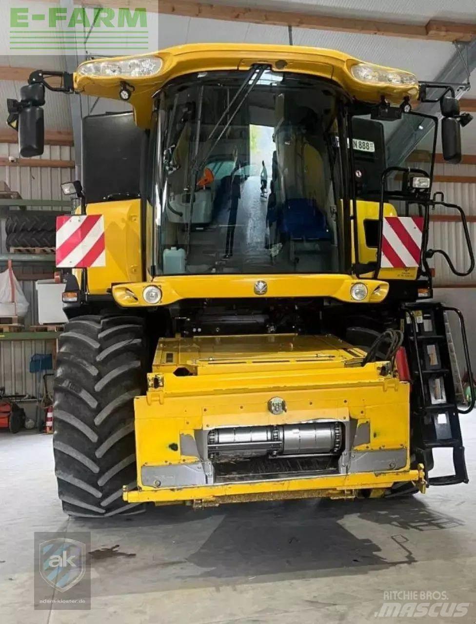 New Holland cr8080 Kombajni