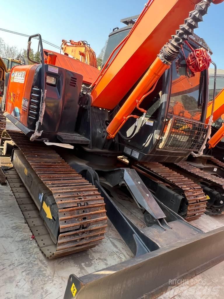 Hitachi ZX70 Midi bagri 7t – 12t