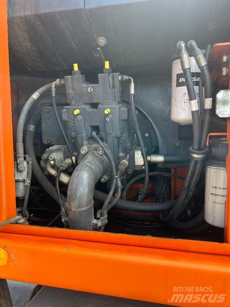Doosan DX 160 W-3 Bagri na kolesih