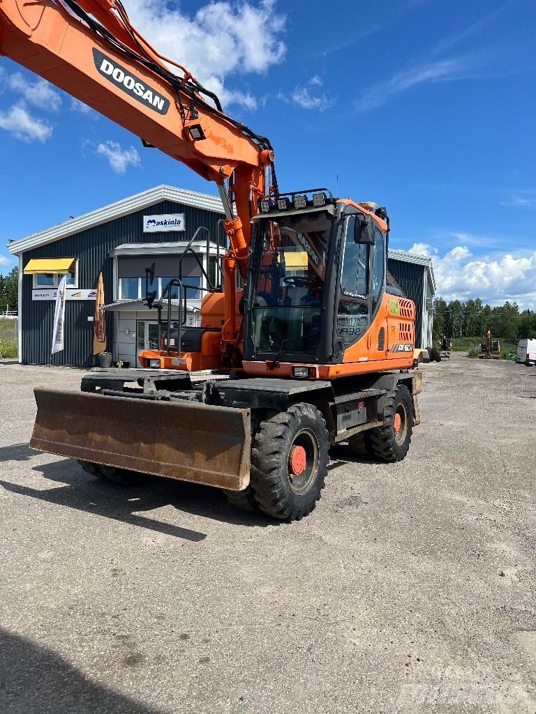 Doosan DX 160 W-3 Bagri na kolesih