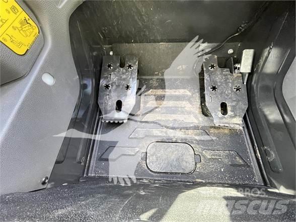 Bobcat T66 Skid steer mini nakladalci