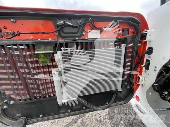 Bobcat T76 Skid steer mini nakladalci
