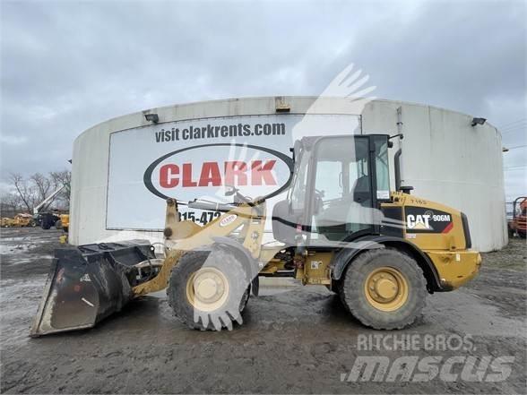 CAT 906M Kolesni nakladalci
