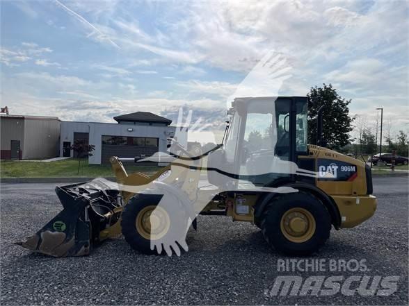CAT 906M Kolesni nakladalci