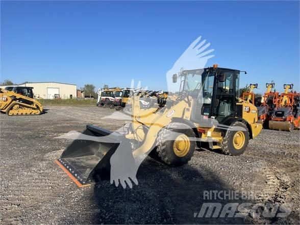 CAT 906M Kolesni nakladalci