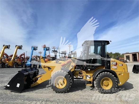 CAT 908 Kolesni nakladalci