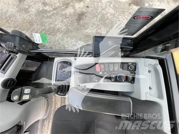CAT 908M Kolesni nakladalci