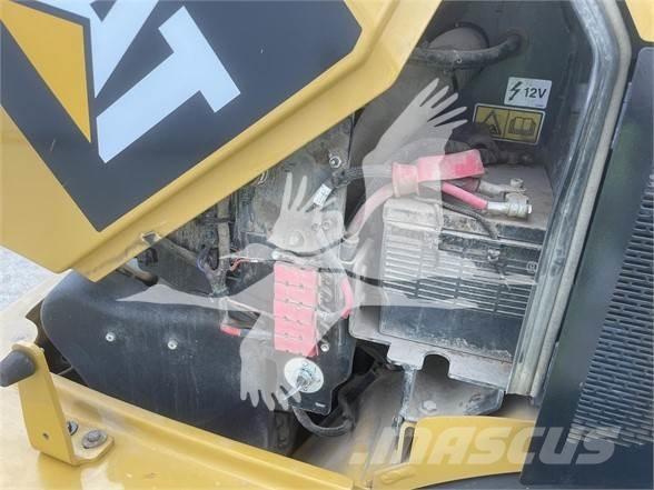 CAT 908M Kolesni nakladalci