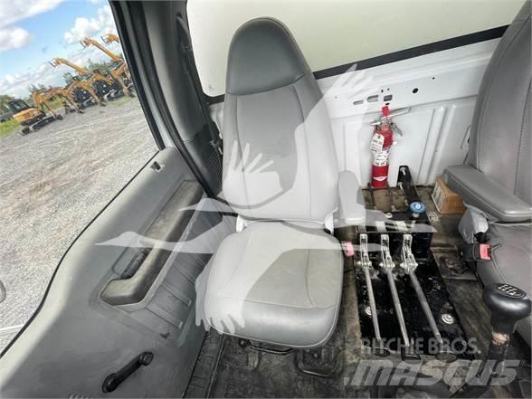 Ford F750 XL Tovornjaki za vodo