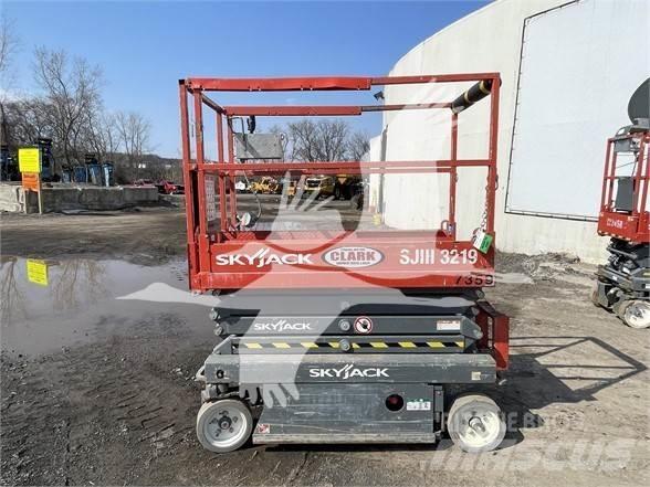 SkyJack SJ3219 Škarjaste dvižne ploščadi