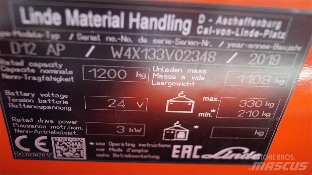 Linde D12AP Ročni električni viličar