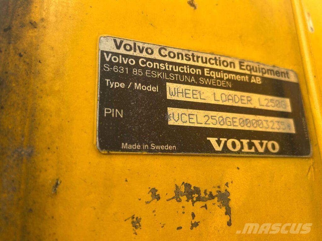 Volvo L250G Kolesni nakladalci