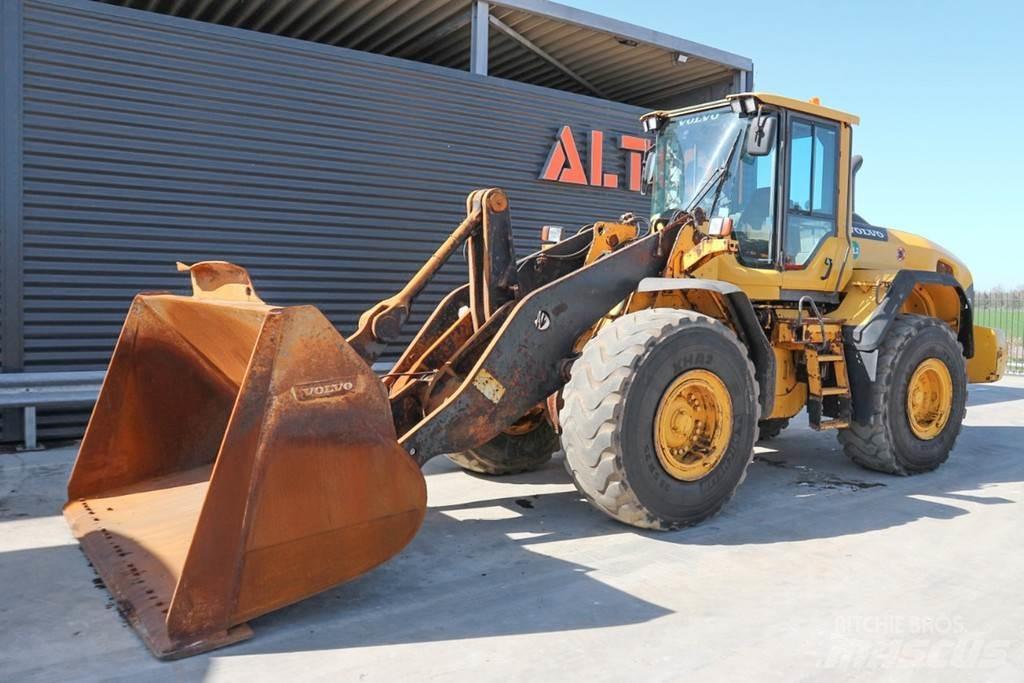 Volvo L120G Kolesni nakladalci