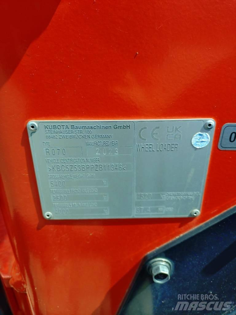 Kubota R 070 Kolesni nakladalci