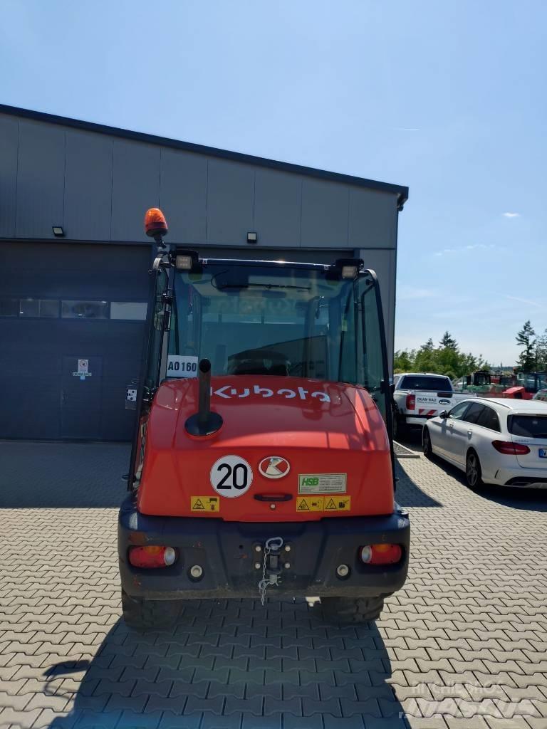 Kubota R 070 Kolesni nakladalci