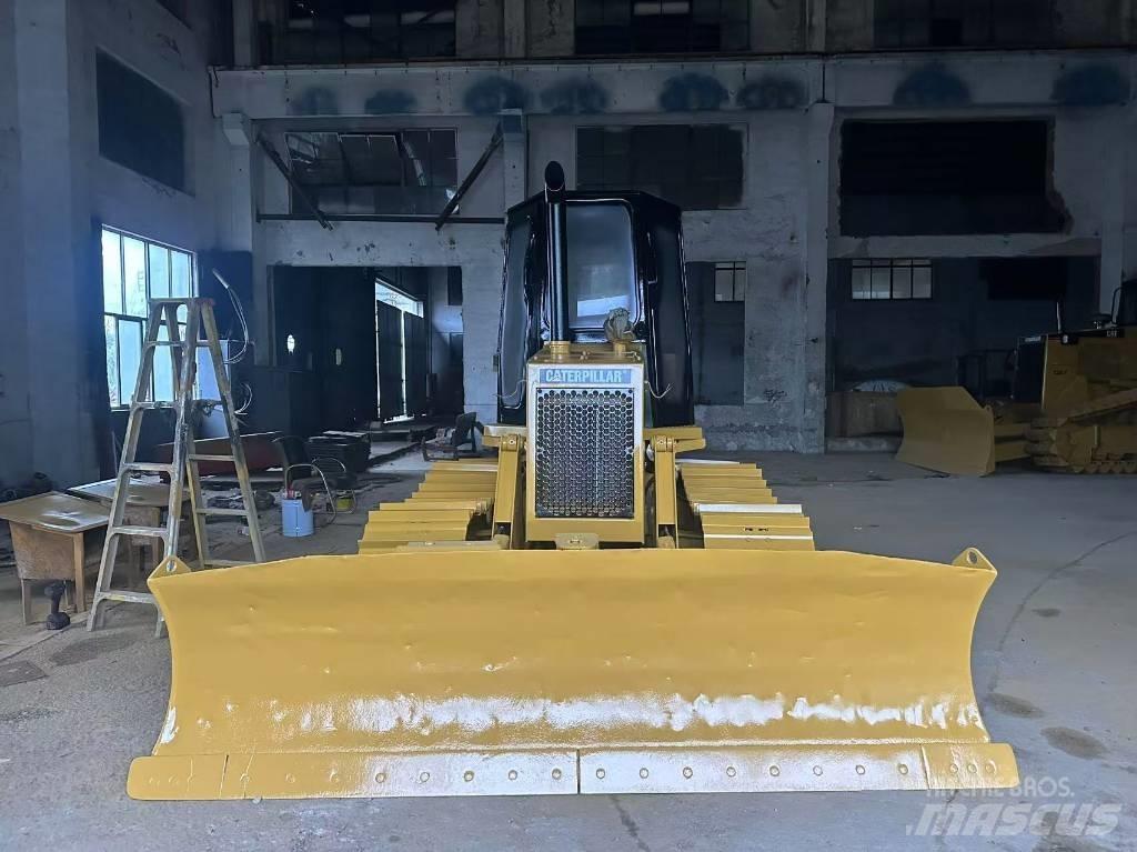 CAT D 4 C Buldožerji goseničarji