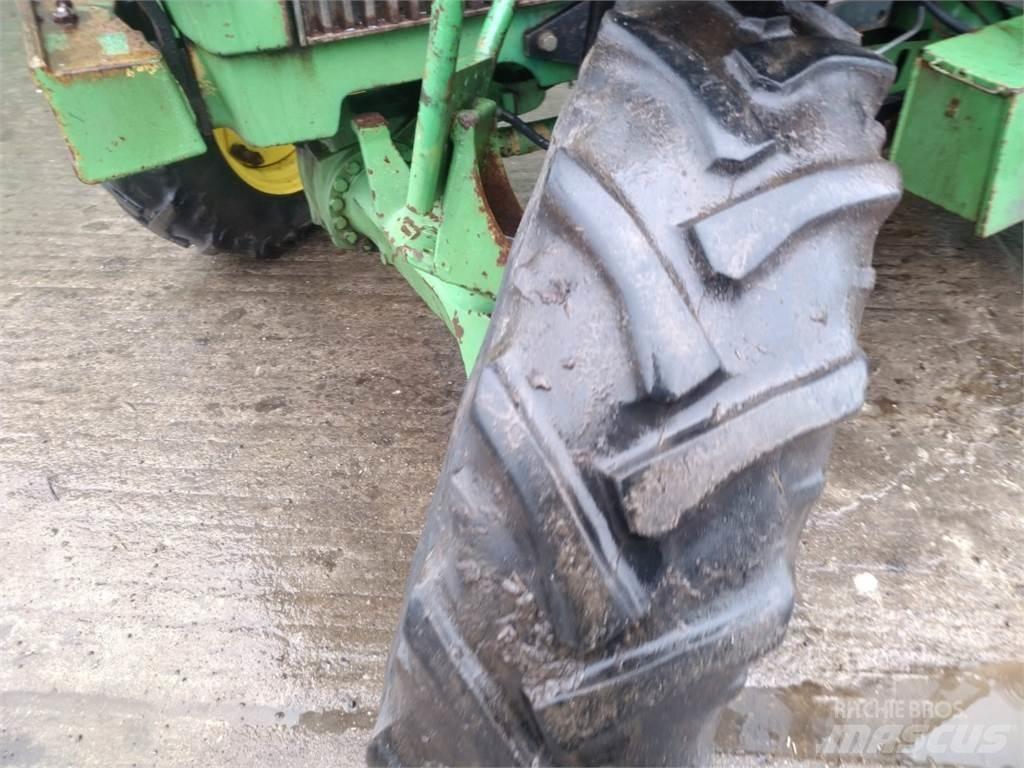 John Deere 1850 Traktorji