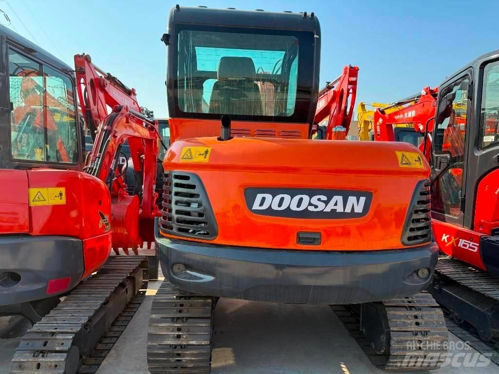 Doosan DX 60 Mini bagri <7t
