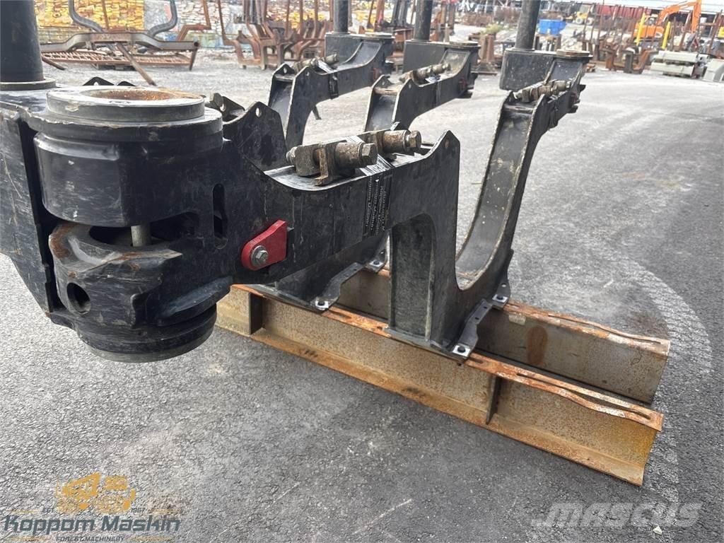 Komatsu 855 Druge komponente