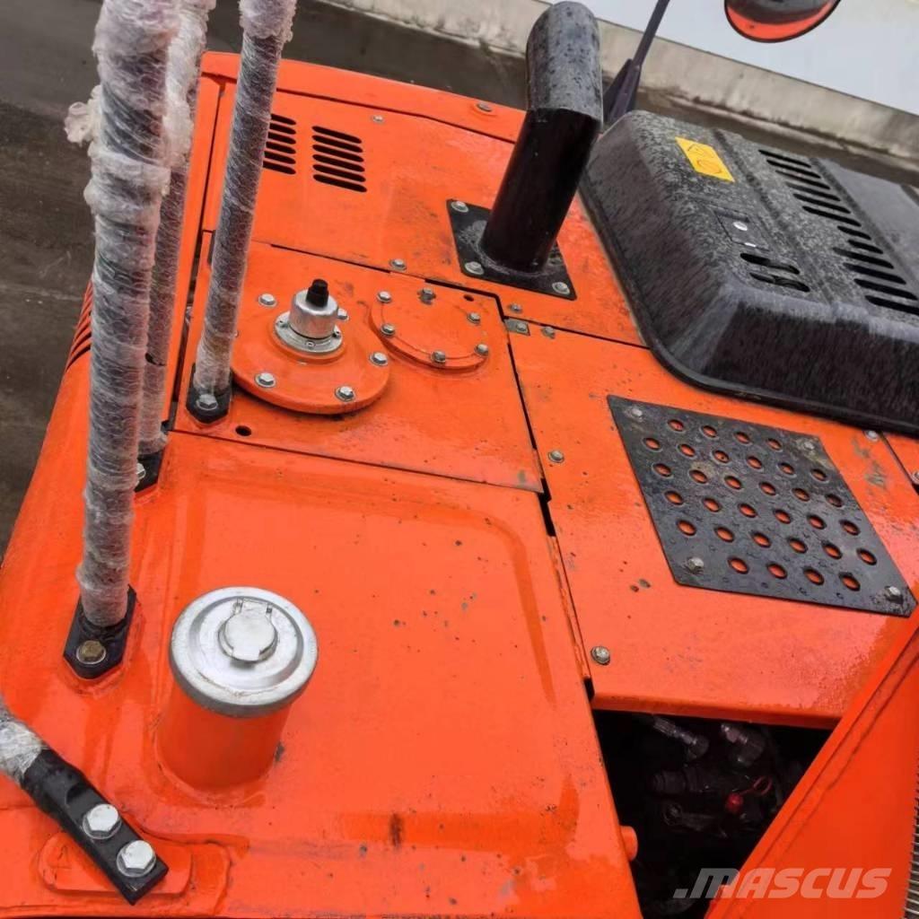 Hitachi ZX 120-3 Midi bagri 7t – 12t