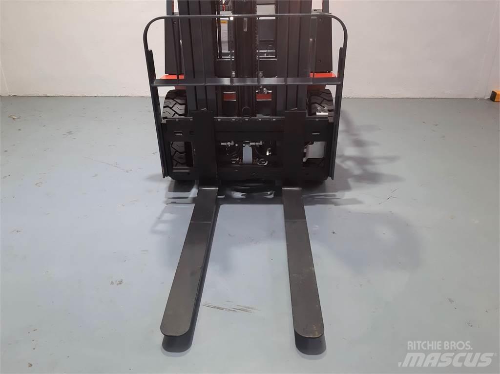 Heli CPCD25 XC26H Dizelski viličarji