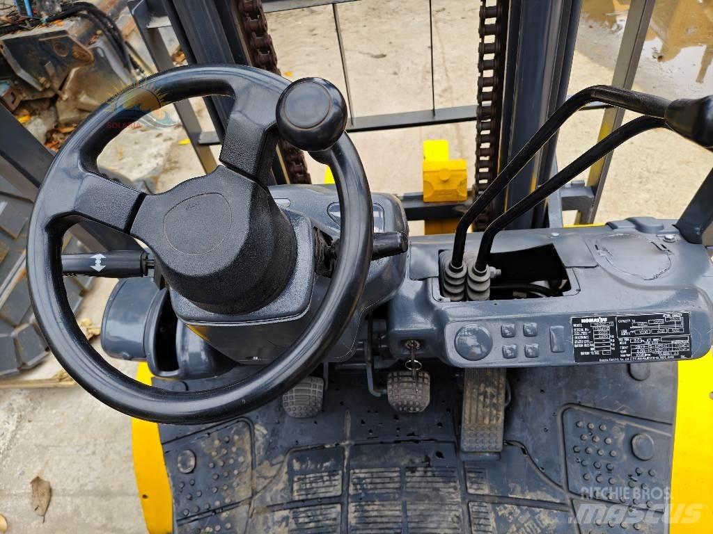 Komatsu FD 30 T-17 Dizelski viličarji
