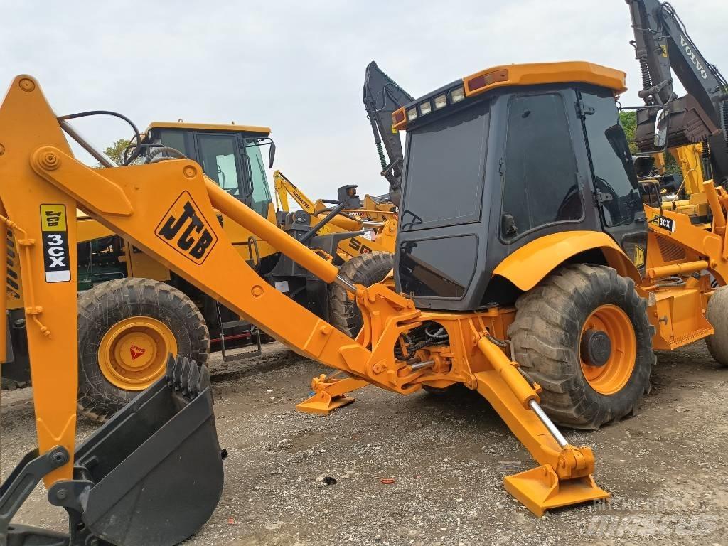 JCB 3 CX Kolesni nakladalci