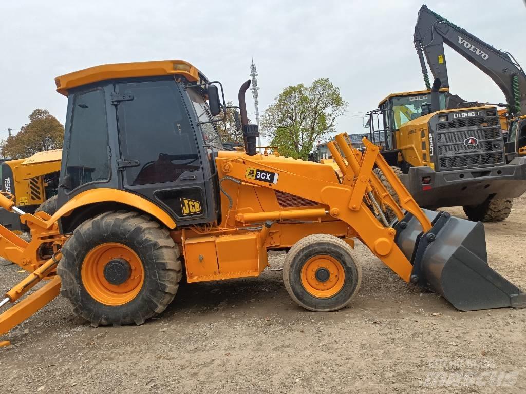 JCB 3 CX Kolesni nakladalci