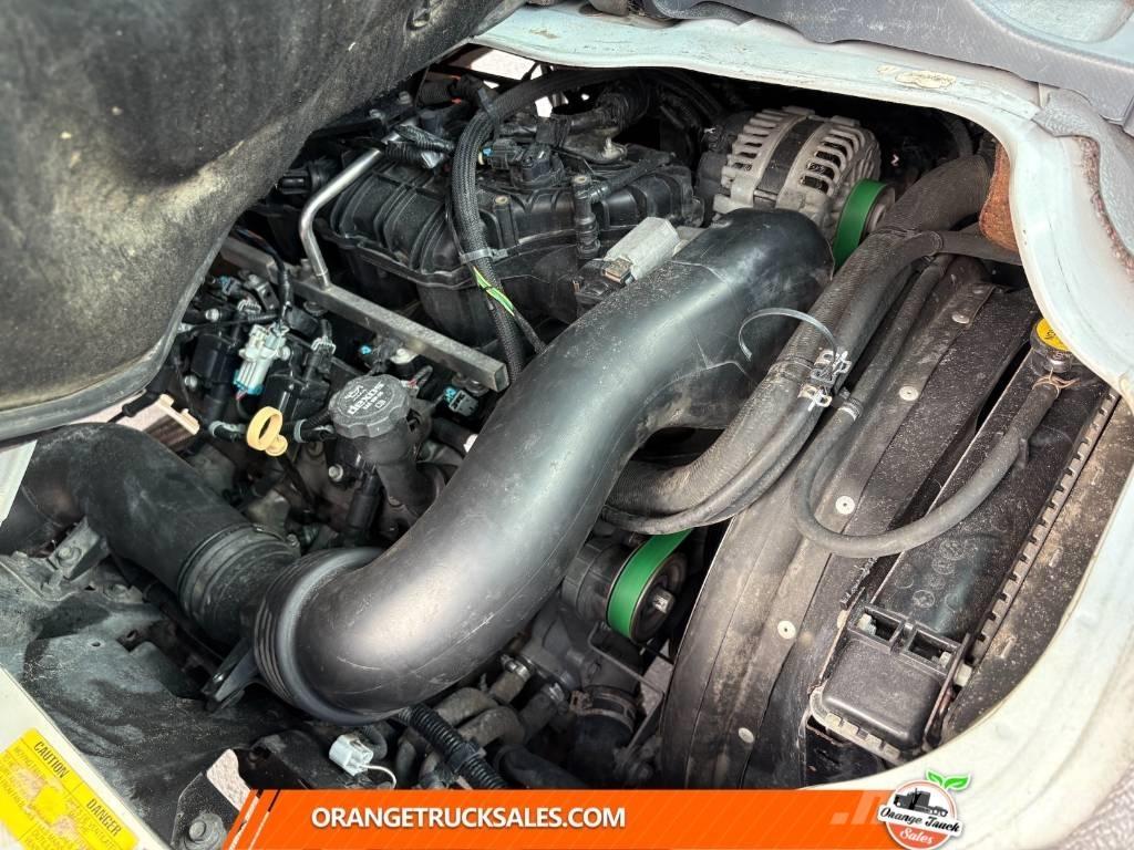 Isuzu NPR Tovornjaki s kesonom/platojem