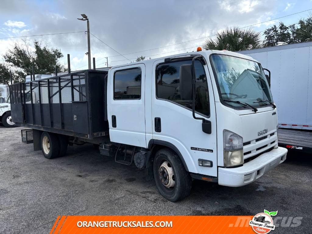 Isuzu NPR Tovornjaki s kesonom/platojem