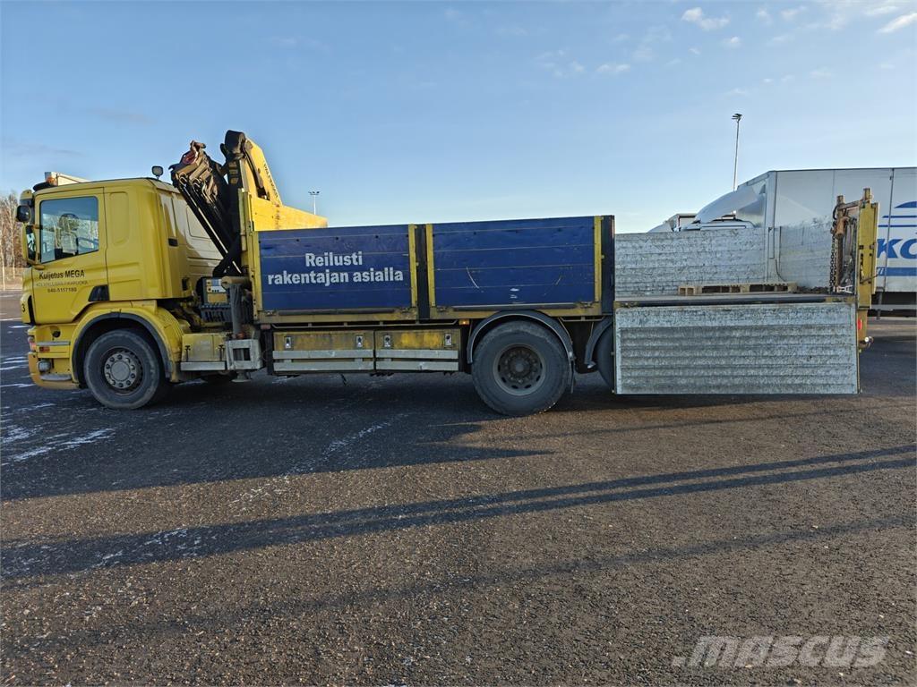 Scania P320 Tovornjaki z žerjavom