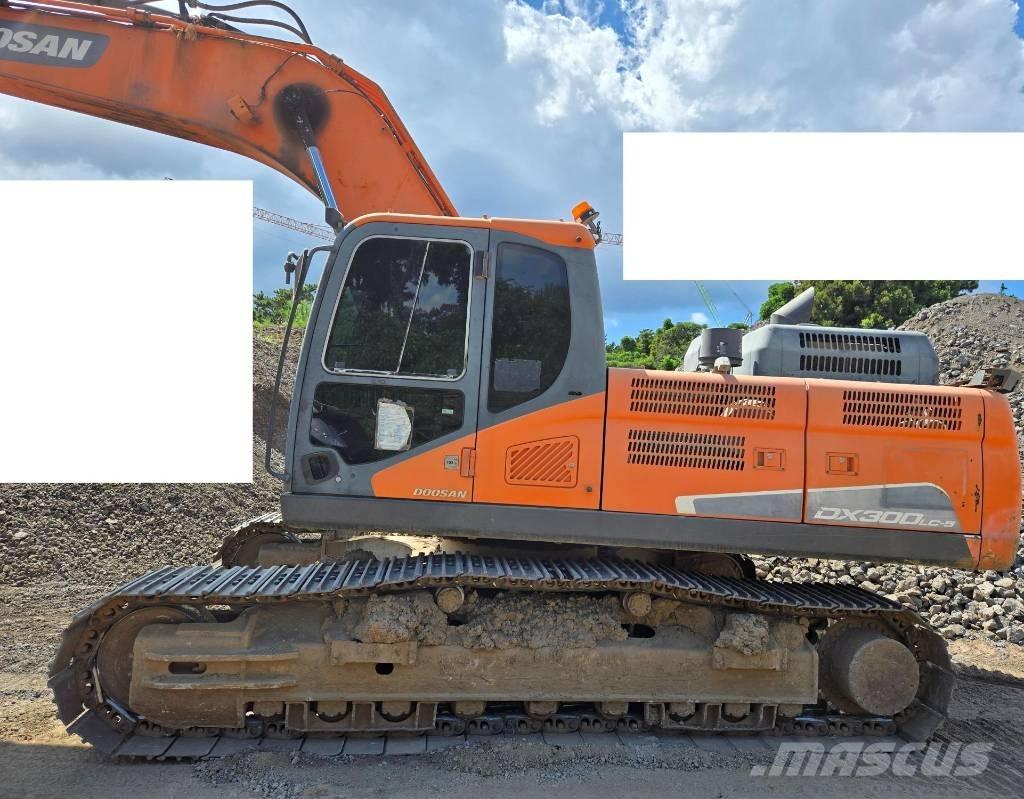 Doosan DX 300 LC-5 Bagri goseničarji